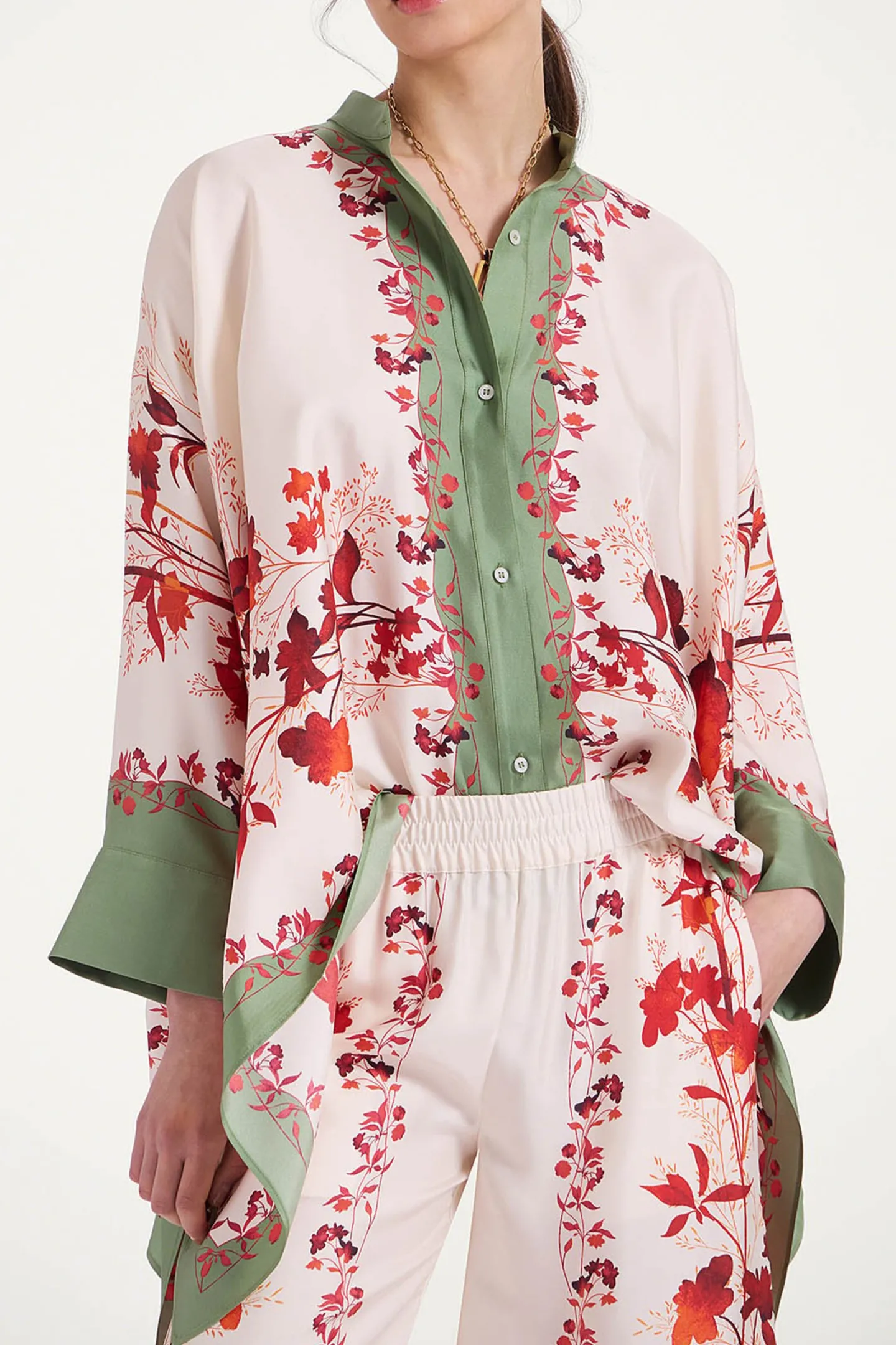 bluse_foulard_in_camoufla_2.webp La Double J Blusen & Tops<Bluse Foulard in Camouflage Green