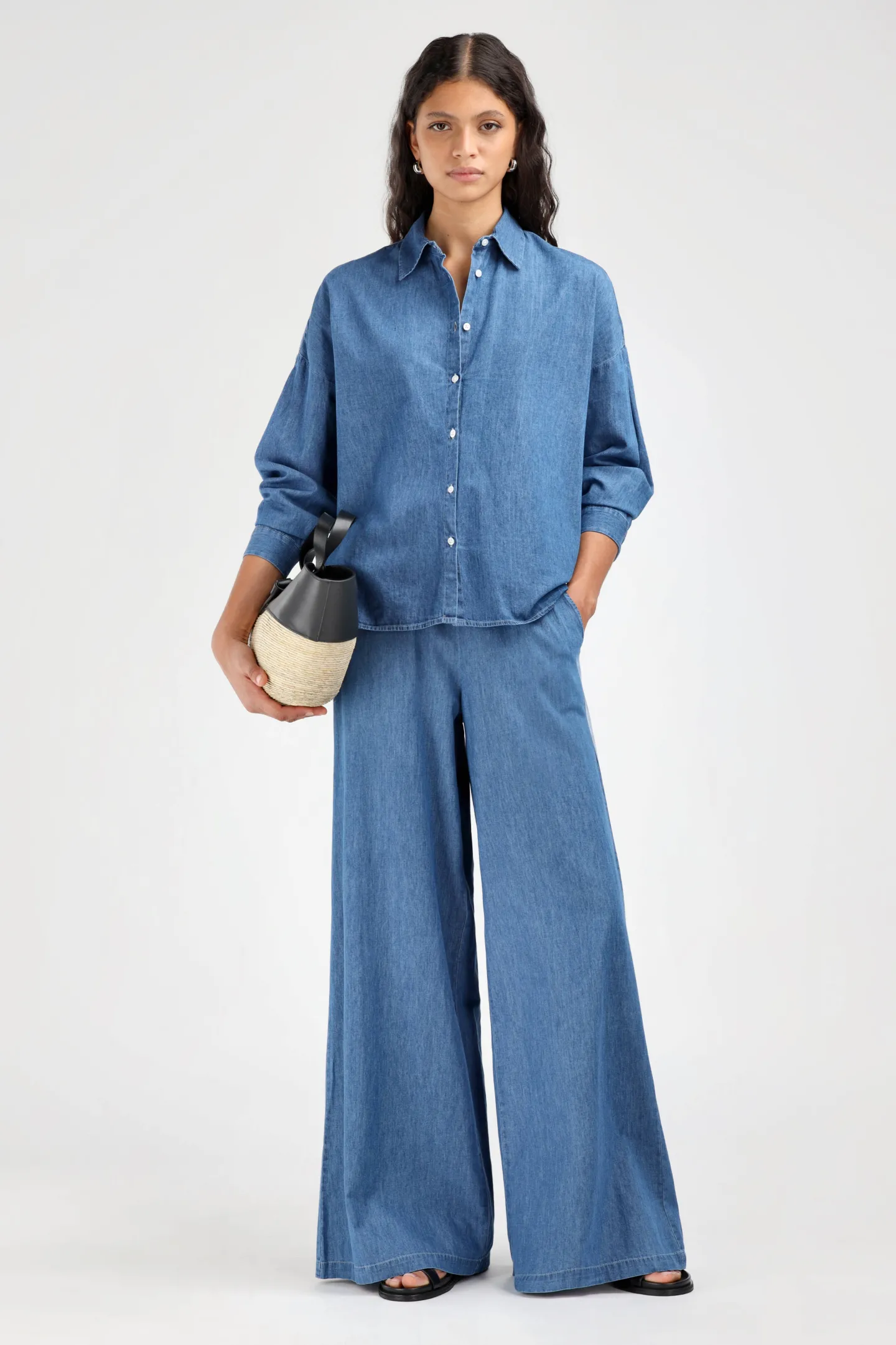 bluse_lyon_in_denim_blue_1.webp Ladneri Blusen & Tops<Bluse Lyon in Denim Blue