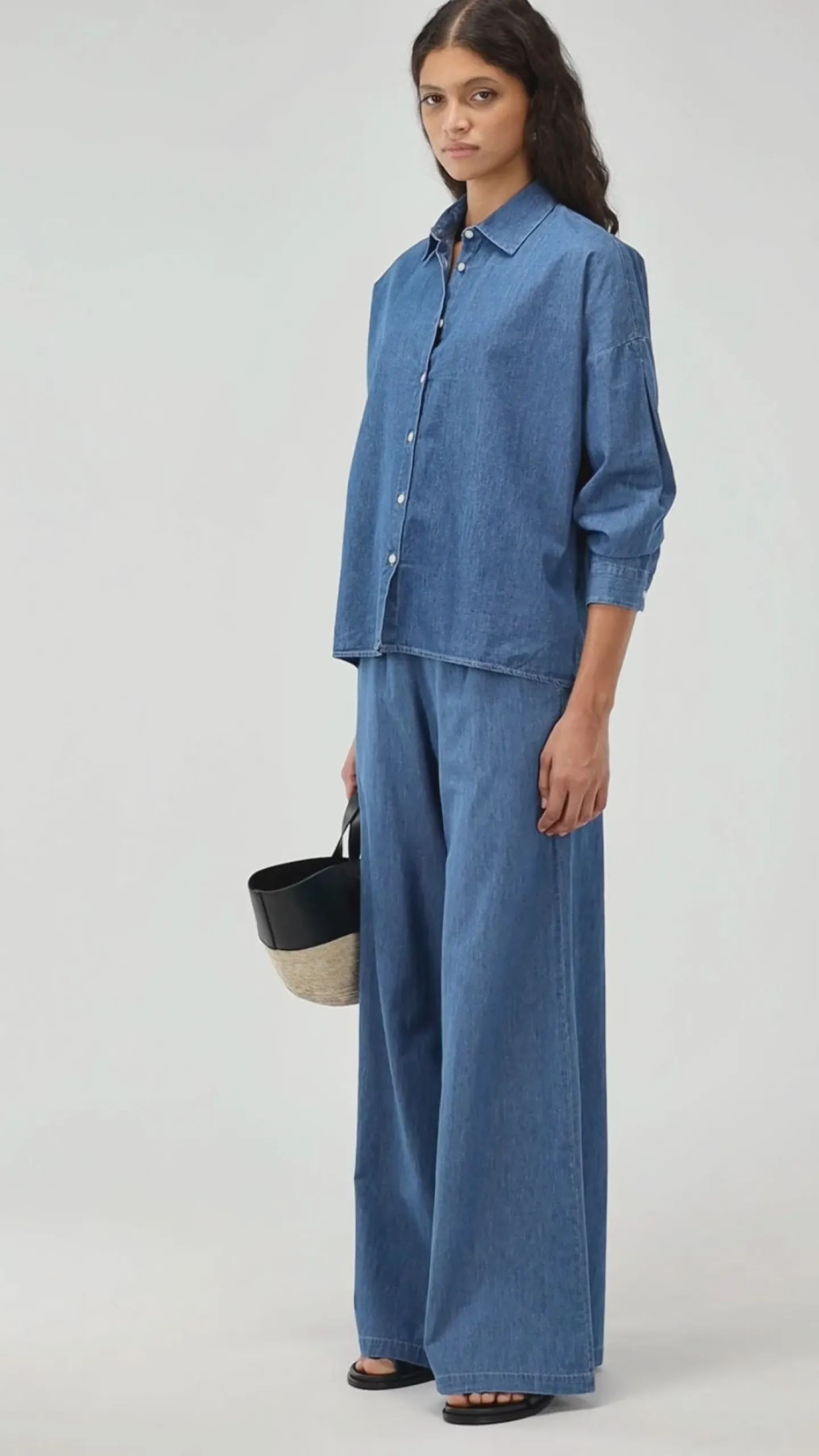 bluse_lyon_in_denim_blue_4.webp Ladneri Blusen & Tops<Bluse Lyon in Denim Blue