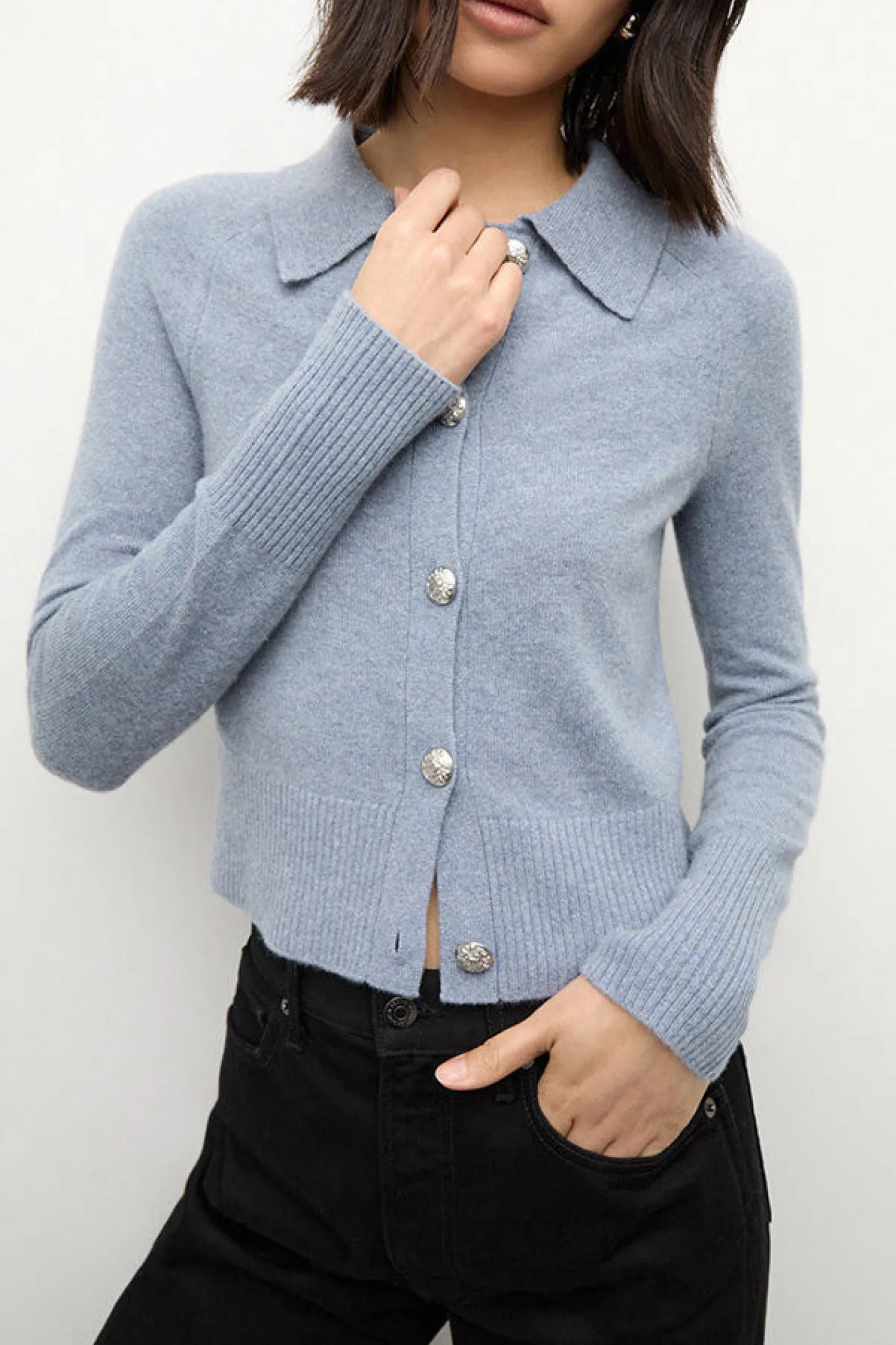 cardigan_cheshire_in_smok_2.webp Veronica Beard Strickjacken<Cardigan Cheshire in Smoke Blue