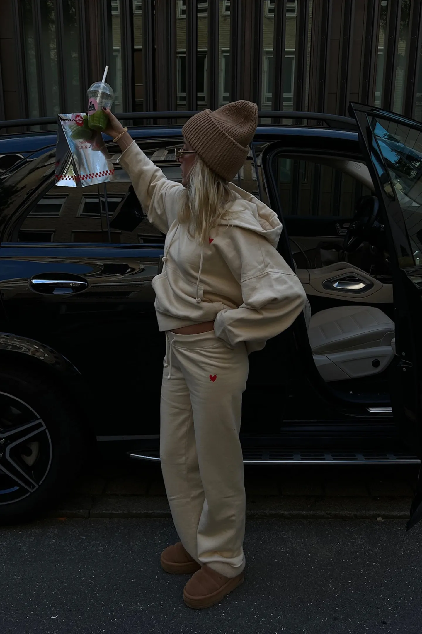 hoodie_open_seam_in_bleac_1.webp Anita Hass Hoodies & Sweatshirts<Hoodie Open Seam in Bleached Sand