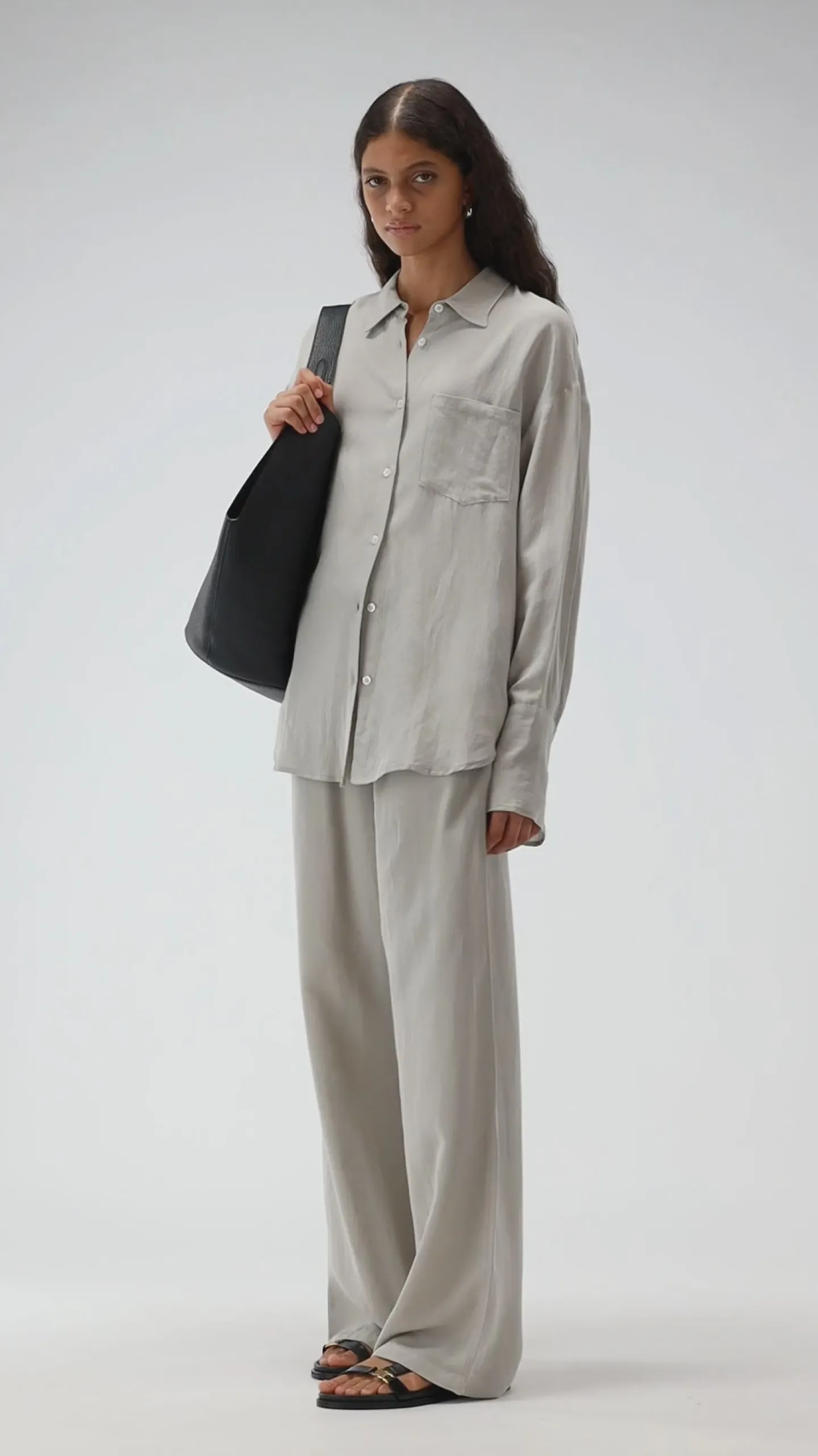 hose_chambord_soft_linen__5.webp Ladneri Hosen & Jumpsuits<Hose Chambord Soft Linen in Sage