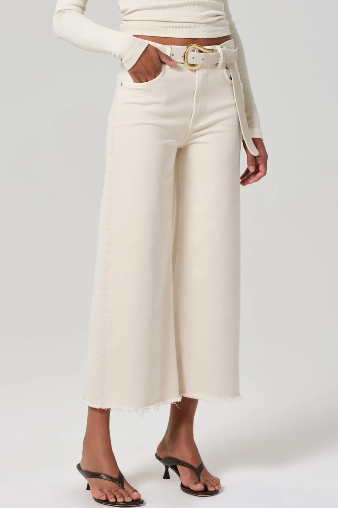jeans_lyra_crop_in_almond_2.webp Citizens of Humanity Jeans<Jeans Lyra Crop in Almondette