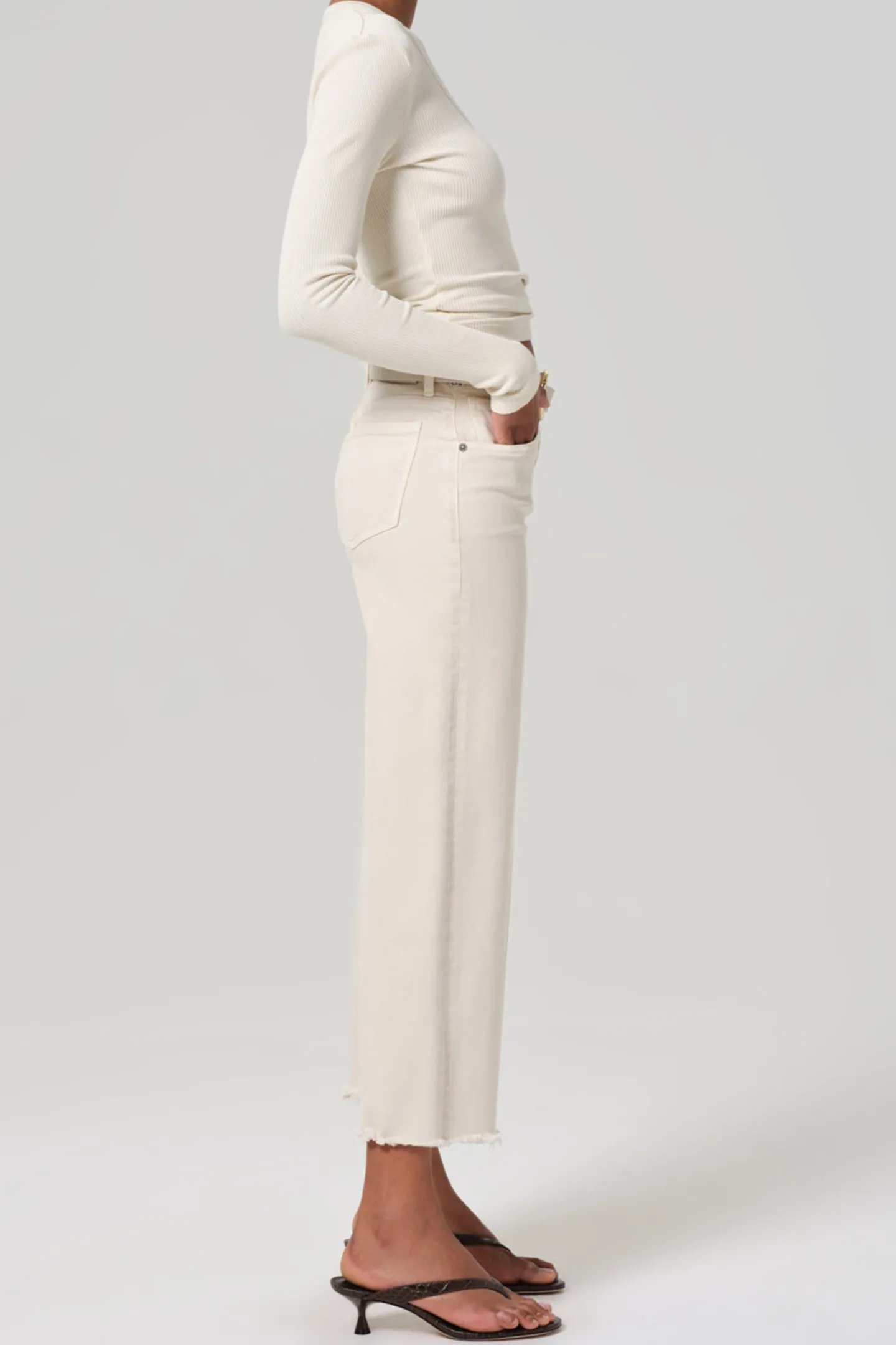 jeans_lyra_crop_in_almond_3.webp Citizens of Humanity Jeans<Jeans Lyra Crop in Almondette