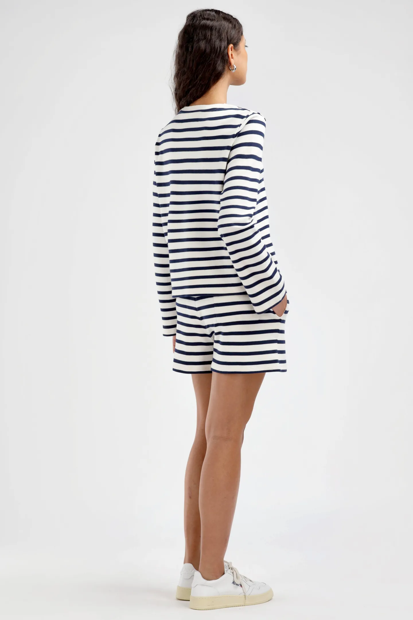 longsleeve_biarritz_in_iv_3.webp Ladneri Shirts, Tank Tops & Longsleeves<Longsleeve Biarritz in Ivory/Navy