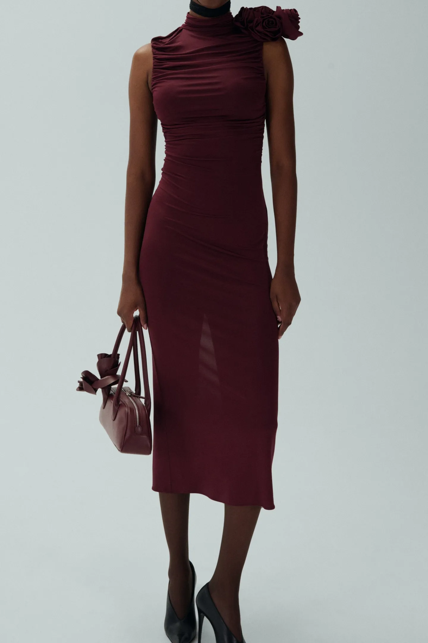 midikleid_ruched_in_borde_1.webp Magda Butrym Kleider<Midikleid Ruched in Bordeaux