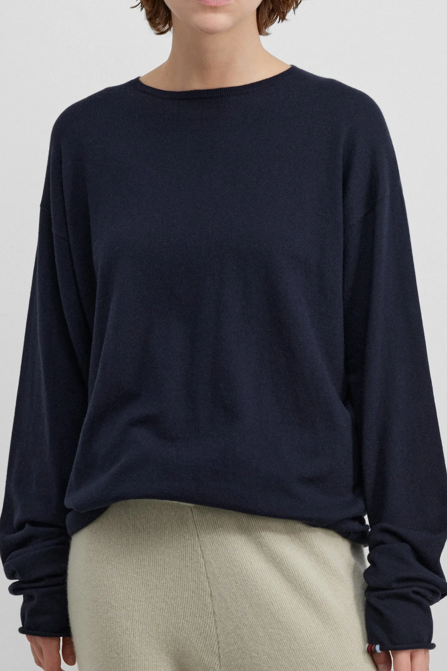 pullover_aries_n__in_navy_1.webp Extreme Cashmere Pullover<Pullover Aries N° 347 in Navy