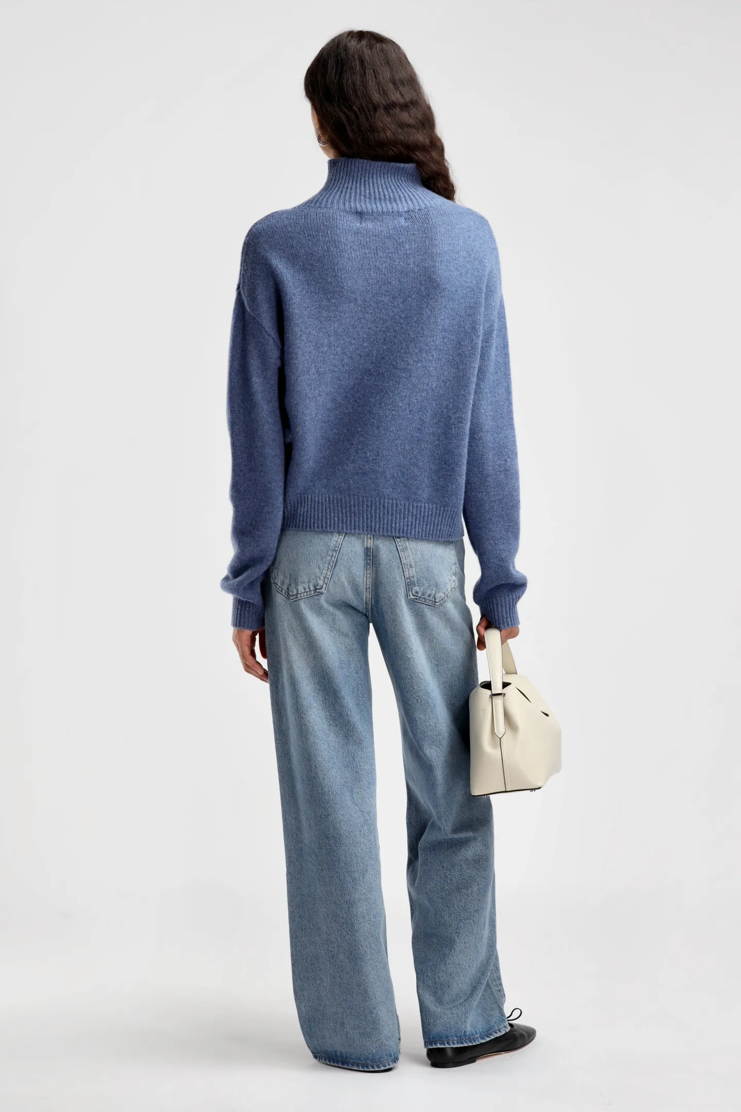 pullover_jardin_in_smoke__3.webp Ladneri Pullover<Pullover Jardin in Smoke Blue