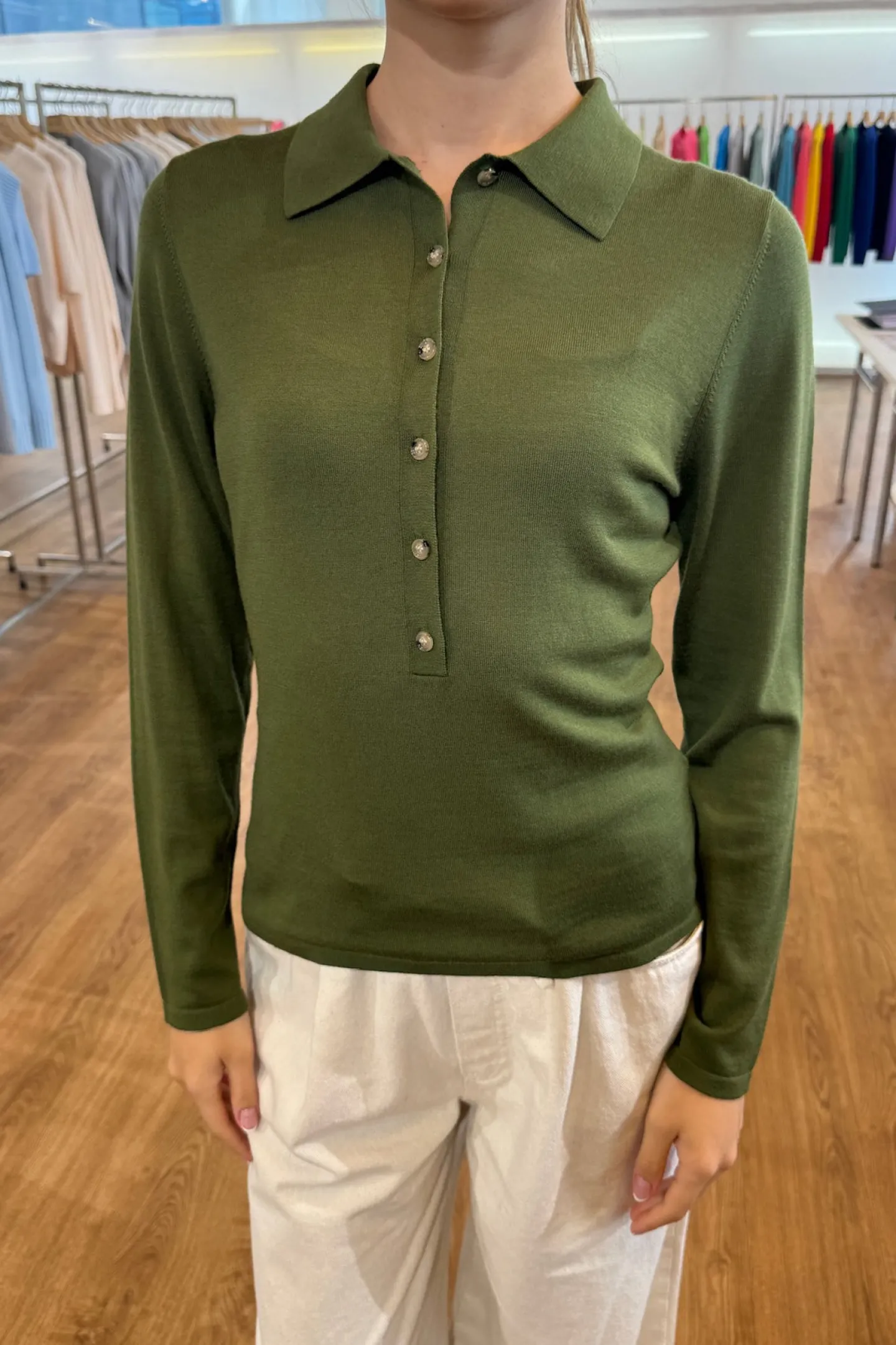 pullover_polo_in_grn_1.webp Allude Pullover<Pullover Polo in Grün