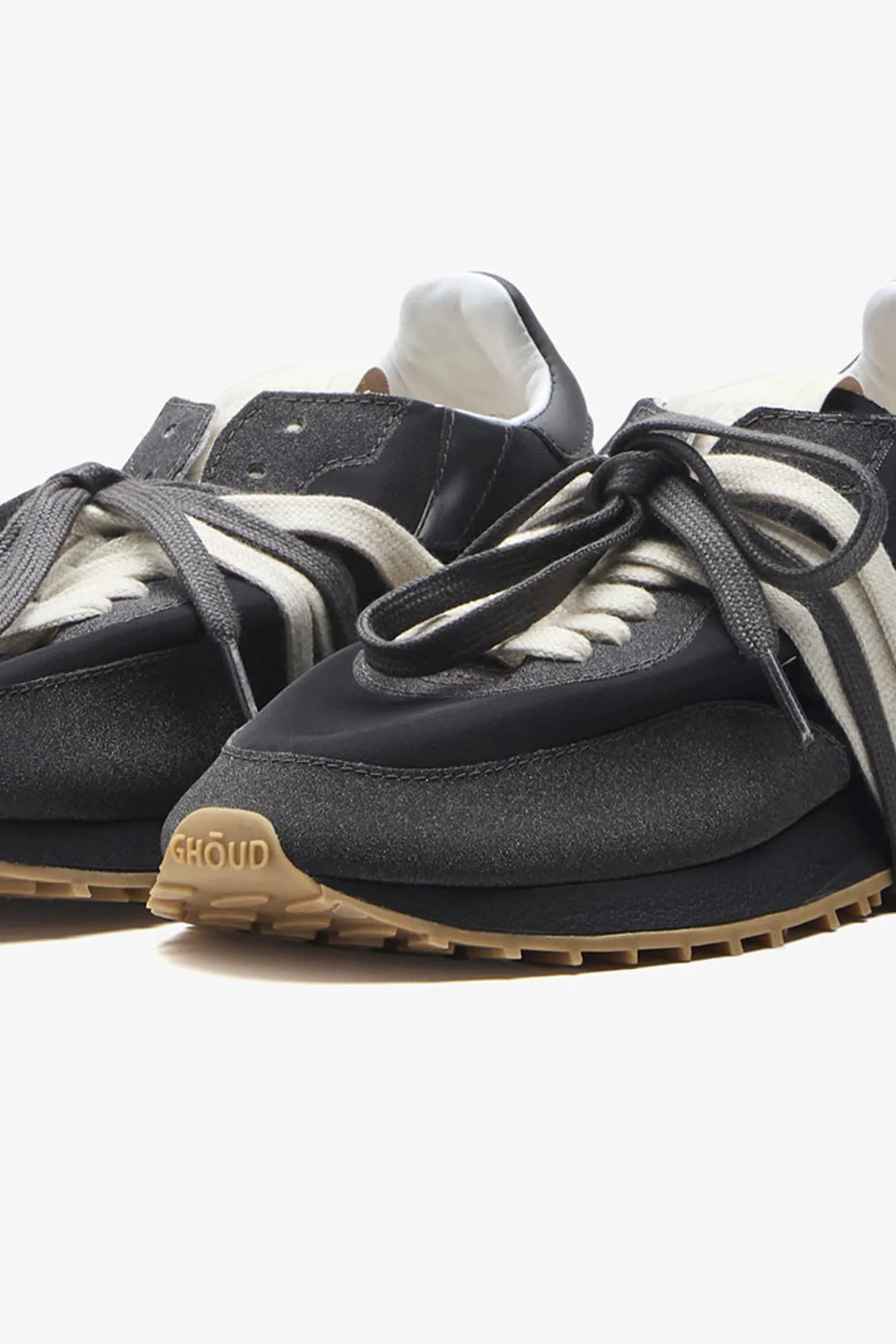 sneaker_rush_low_starligh_2-1.webp Ghoud Sneaker | Low Top<Sneaker Rush Low Starlight in Schwarz