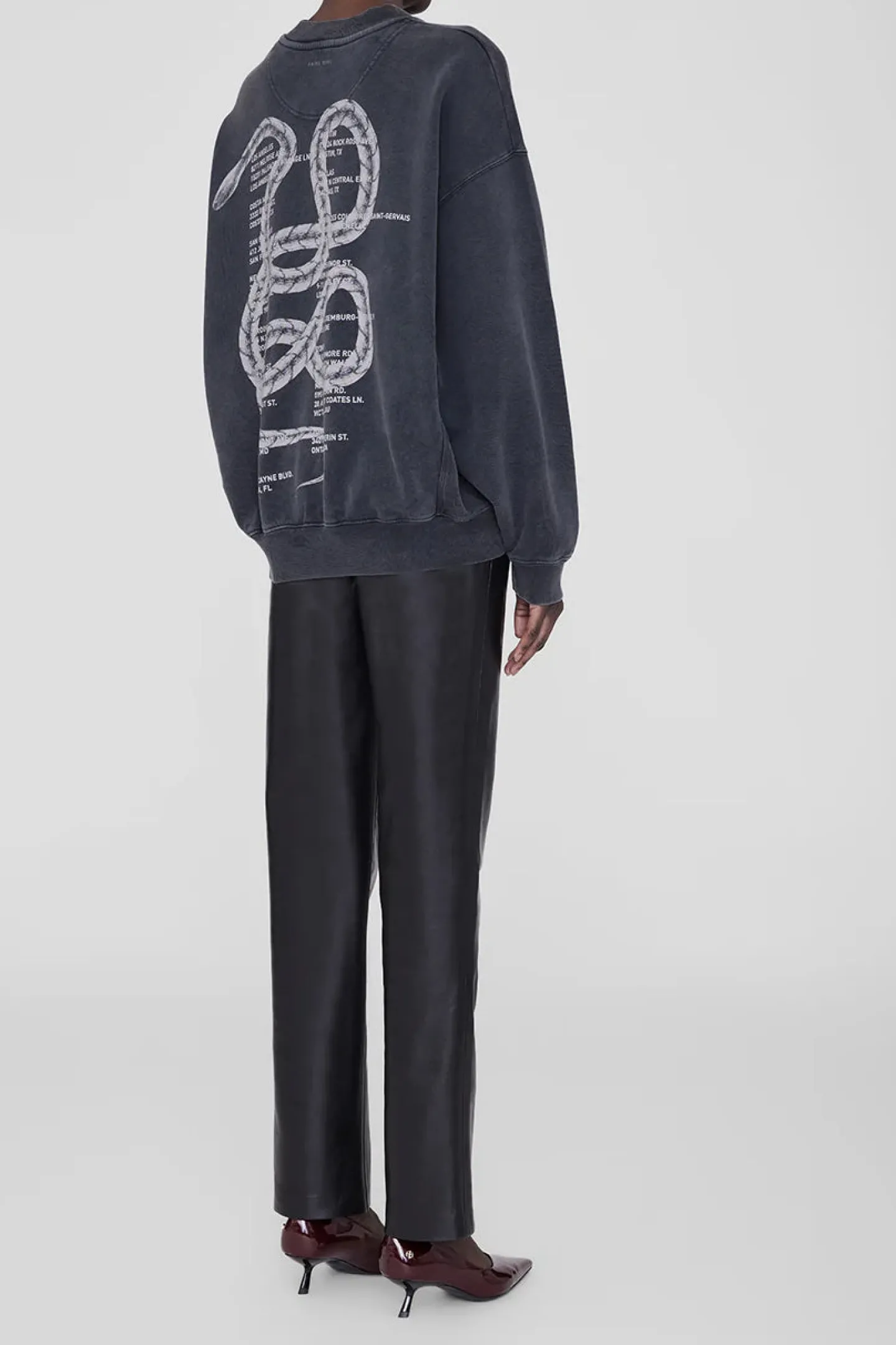 sweatshirt_jaci_twisted_s_0.webp Anine Bing Hoodies & Sweatshirts<Sweatshirt Jaci Twisted Snake in Washed Black