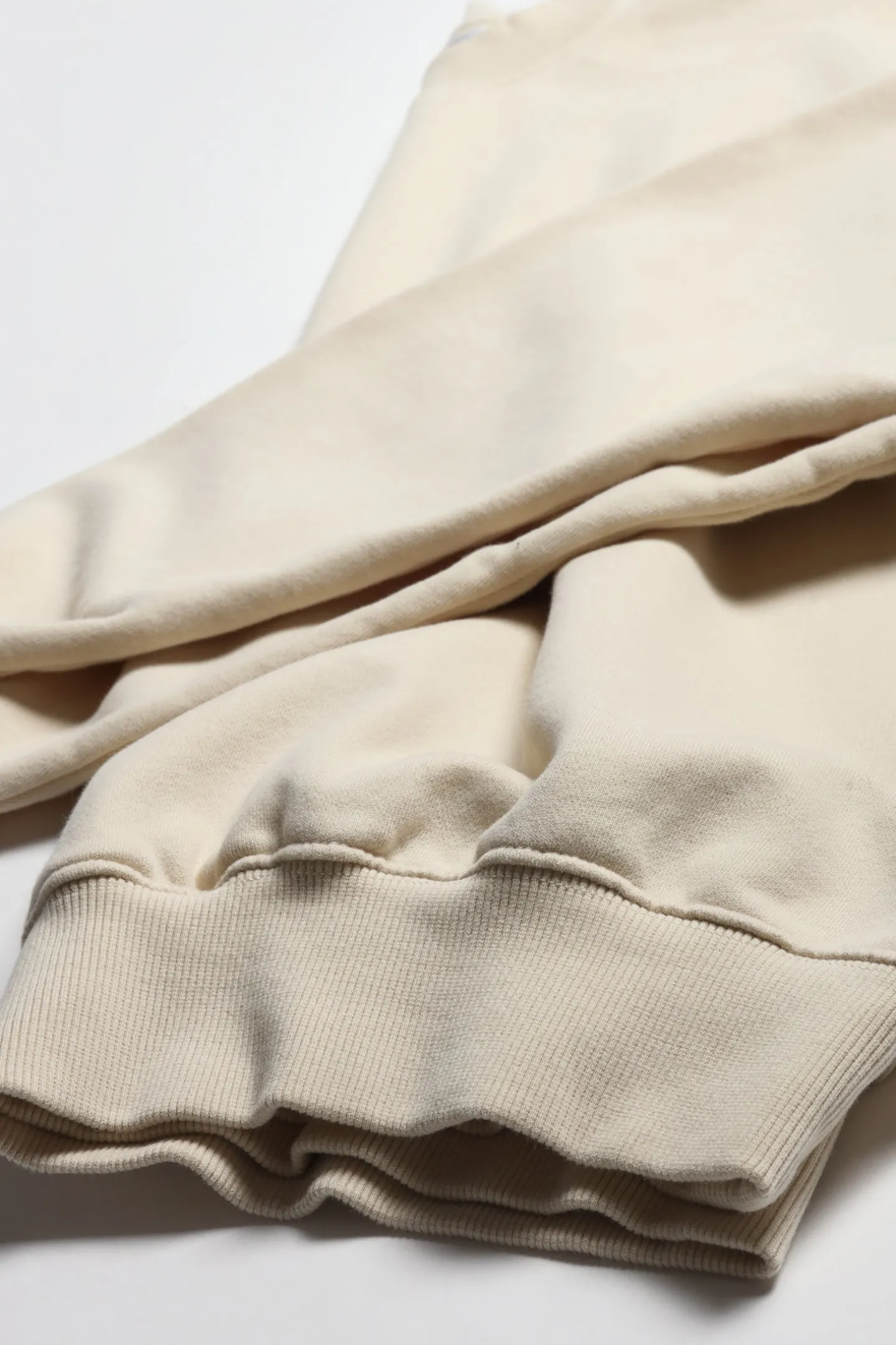 sweatshirt_montmartre_in__7.webp Ladneri Hoodies & Sweatshirts<Sweatshirt Montmartre in Bleached Sand