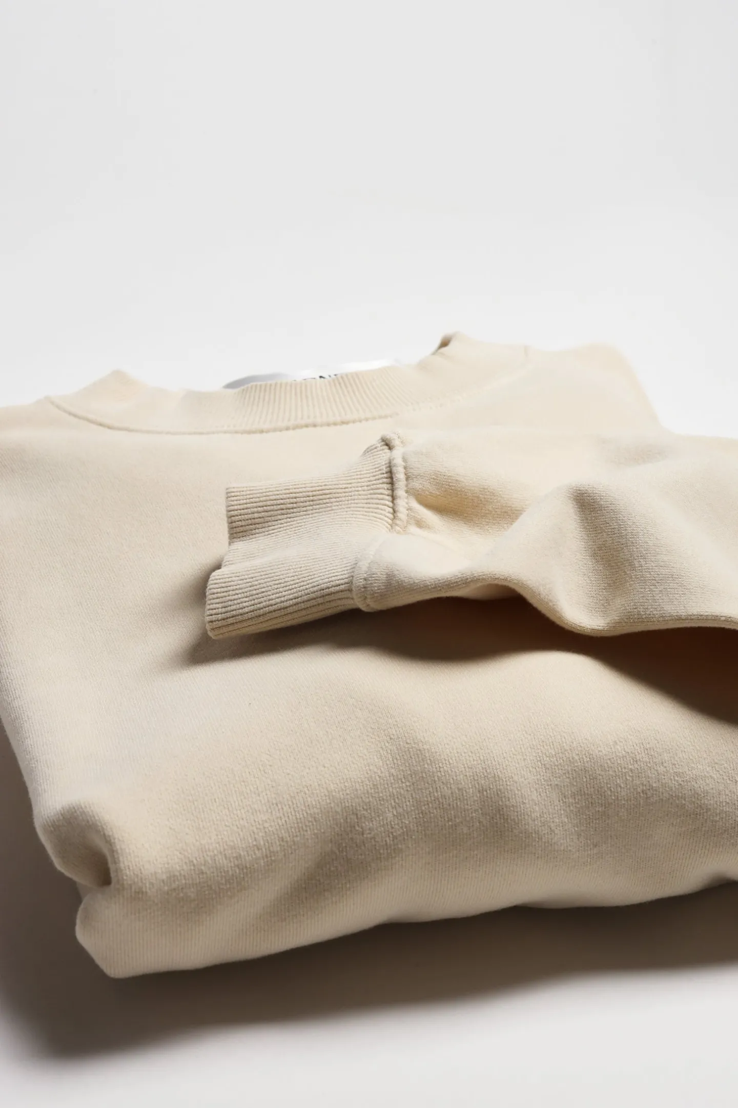 sweatshirt_montmartre_in__8.webp Ladneri Hoodies & Sweatshirts<Sweatshirt Montmartre in Bleached Sand