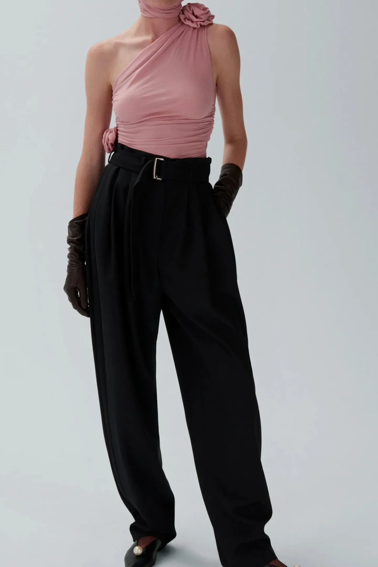 top_one_shoulder_in_light_1.webp Magda Butrym Blusen & Tops<Top One Shoulder in Light Pink