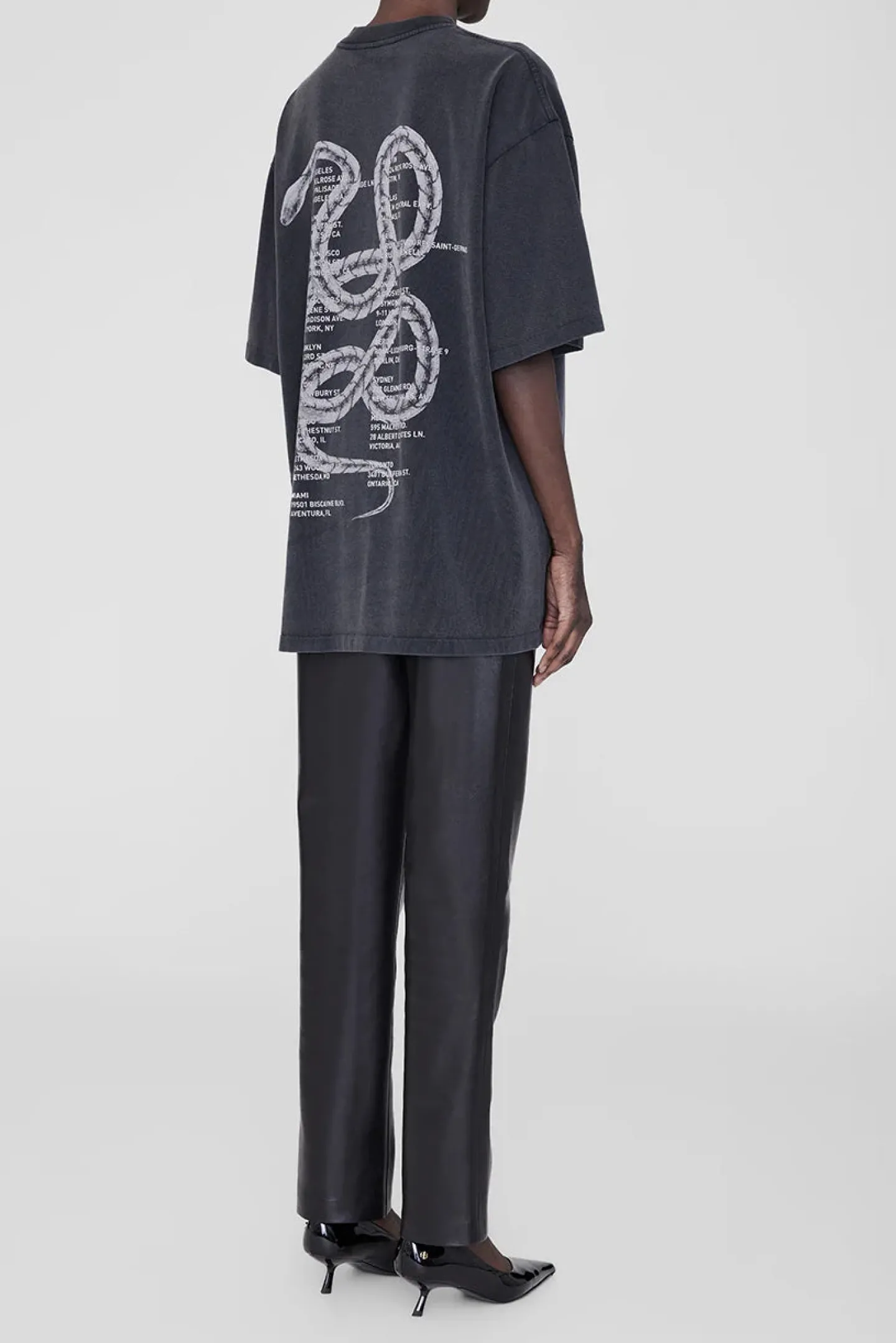 tshirt_kent_twisted_snake_1.webp Anine Bing Shirts, Tank Tops & Longsleeves<T-Shirt Kent Twisted Snake in Washed Black