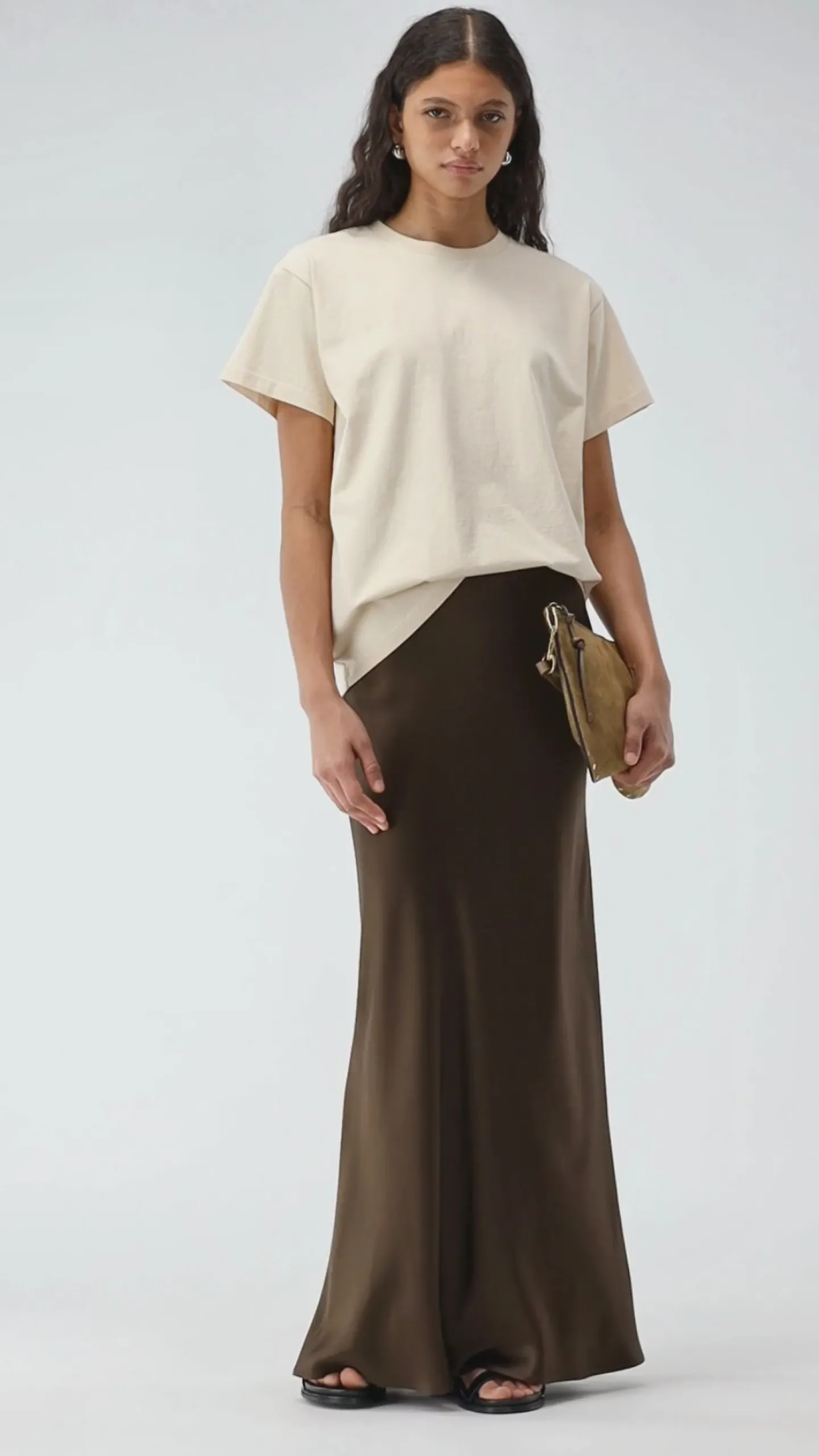 tshirt_le_mont_in_bleache_4.webp Ladneri Shirts, Tank Tops & Longsleeves<T-Shirt Le Mont in Bleached Sand