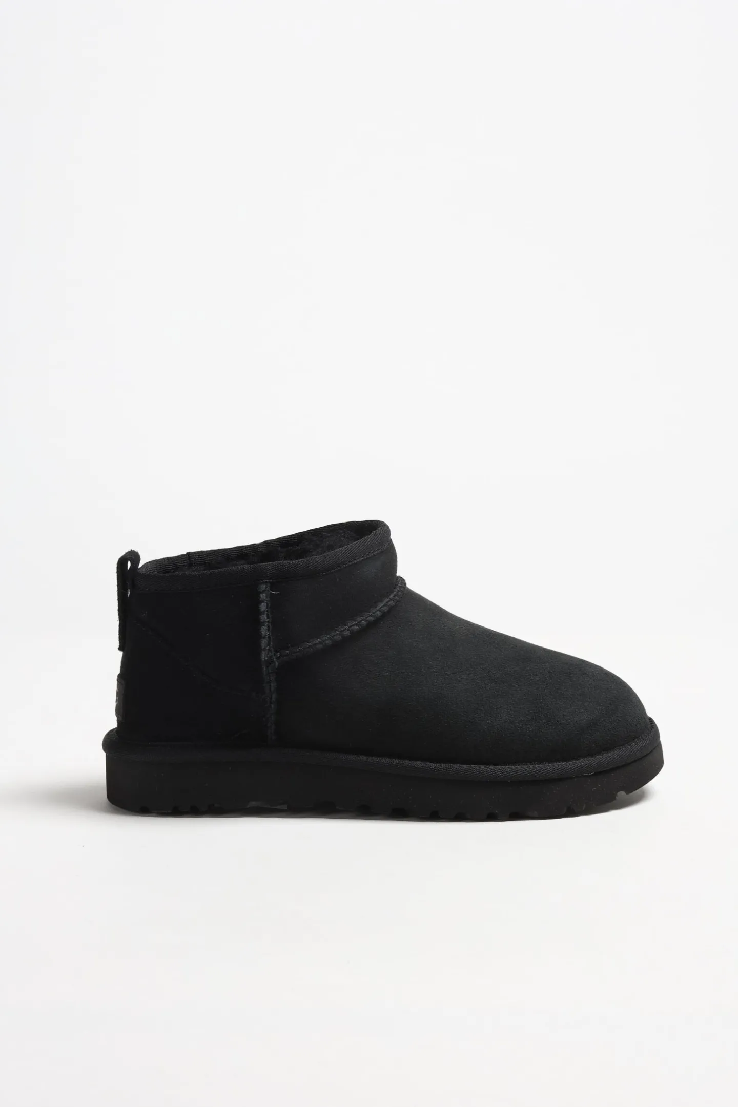 boots_classic_ultra_mini__0-4.webp UGG Stiefel & Boots<Boots Classic Ultra Mini in Schwarz
