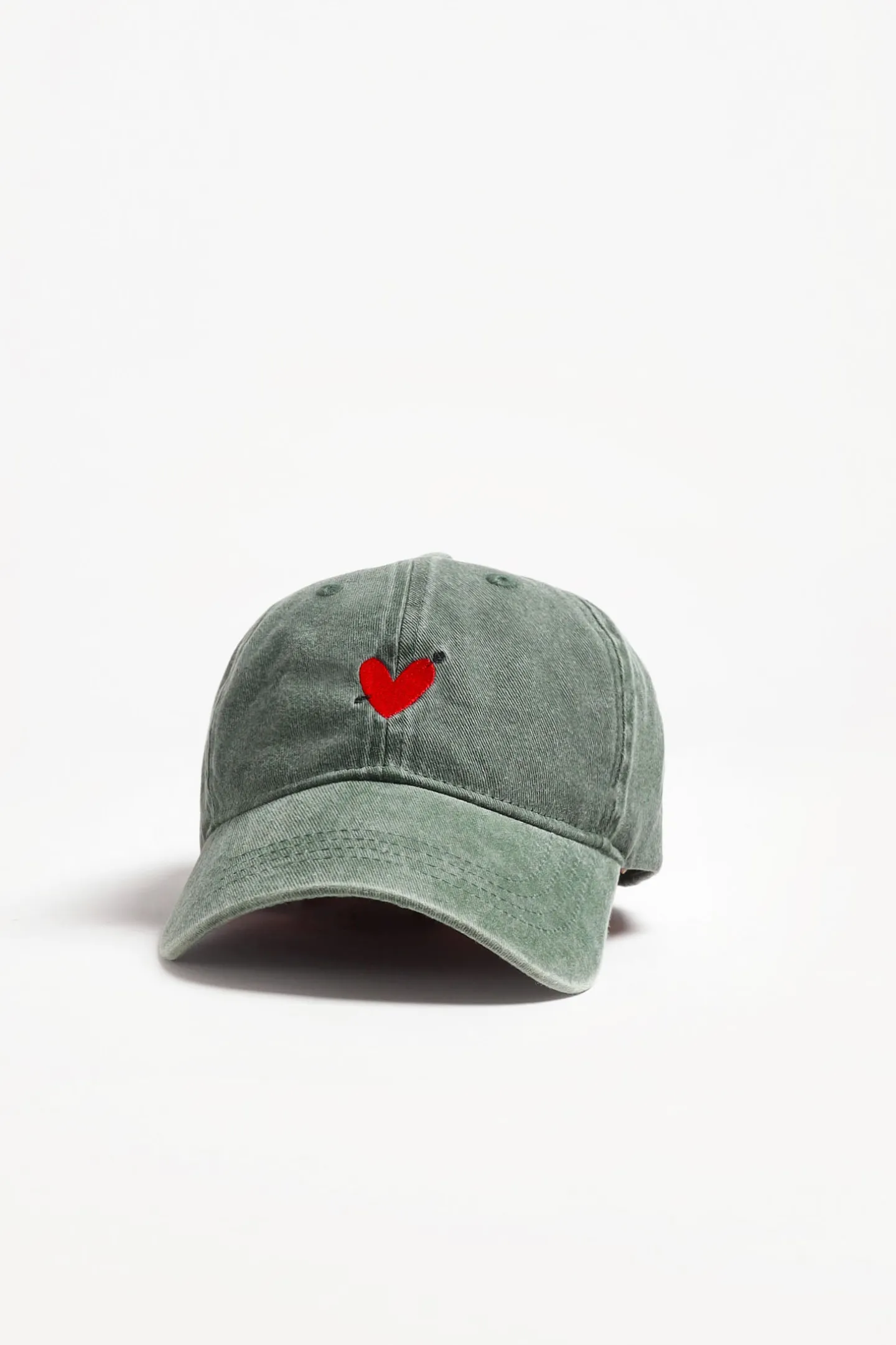 cap_heart_in_washed_green_0.webp Anita Hass Caps & Mützen<Cap 'Heart' in Washed Green