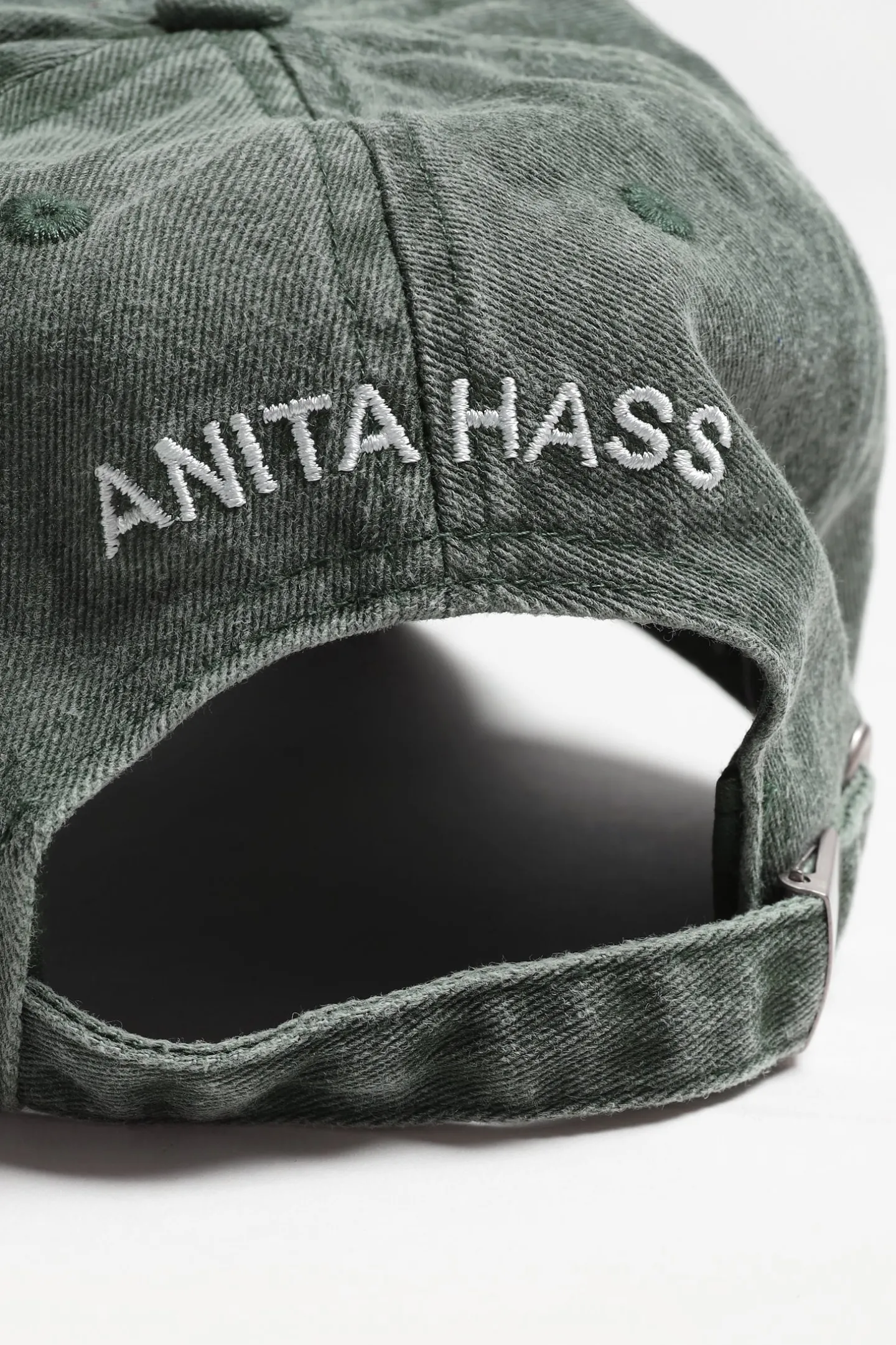 cap_heart_in_washed_green_3.webp Anita Hass Caps & Mützen<Cap 'Heart' in Washed Green