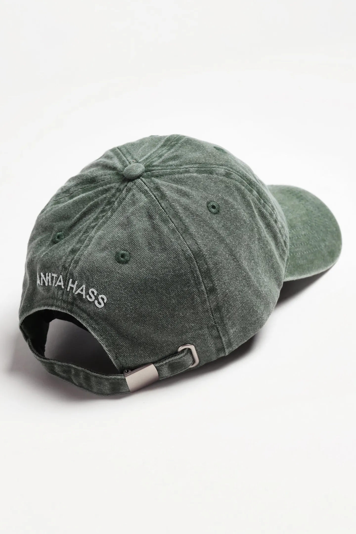 cap_heart_in_washed_green_5.webp Anita Hass Caps & Mützen<Cap 'Heart' in Washed Green
