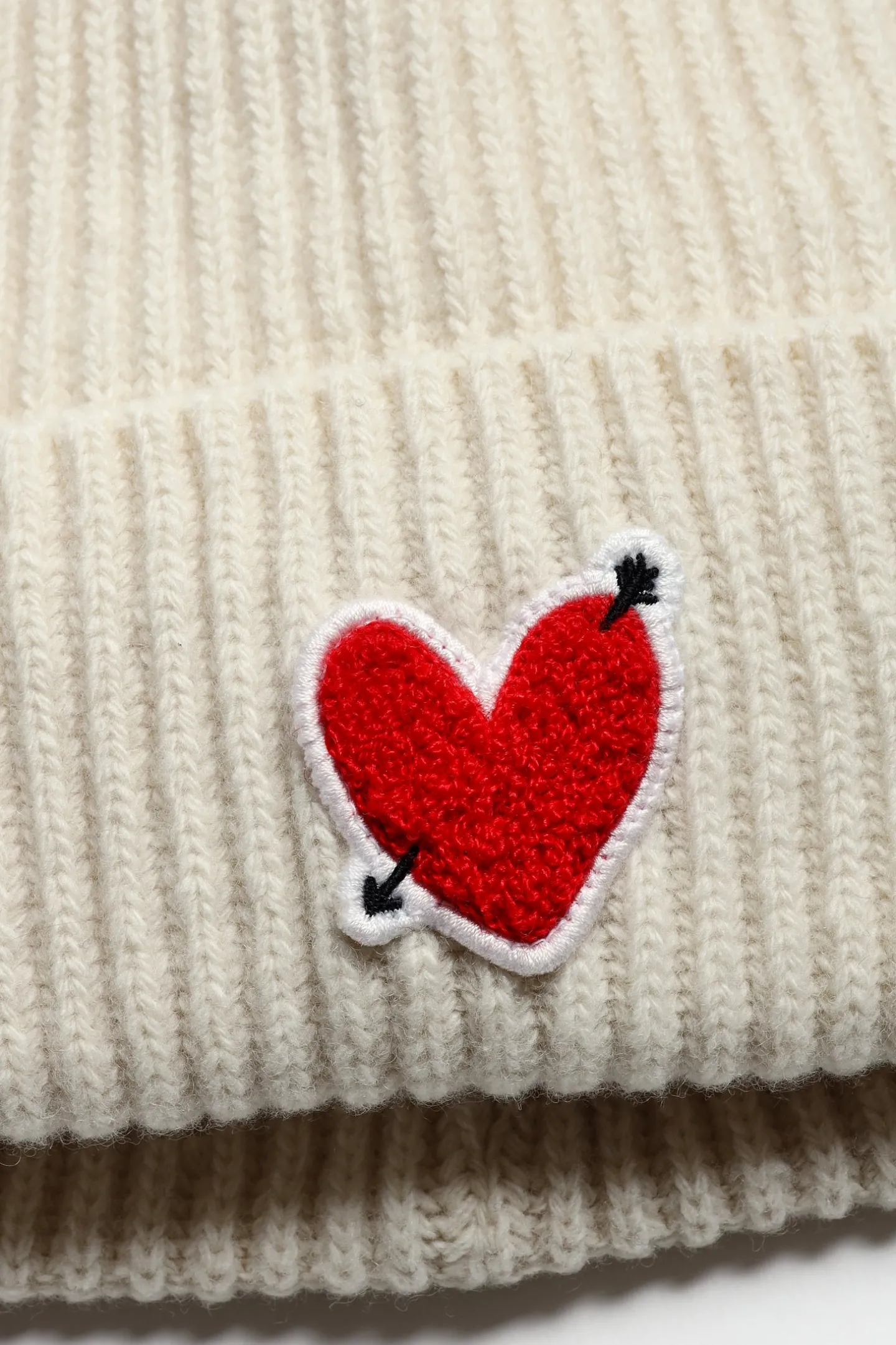 mtze_heart_in_ivory_3.webp Anita Hass Caps & Mützen<Mütze 'Heart' in Ivory