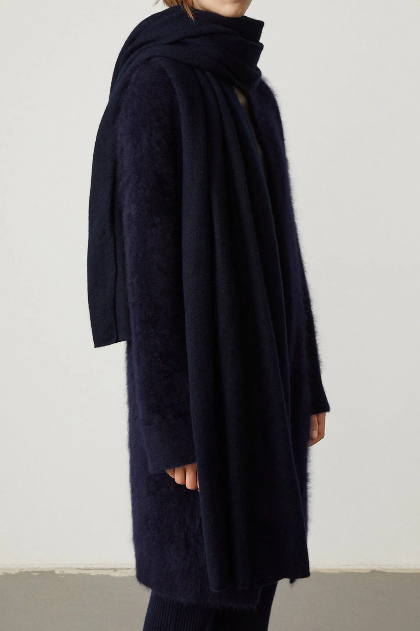 schal_paris_in_navy_1.webp Lisa Yang Schals & Tücher<Schal Paris in Navy