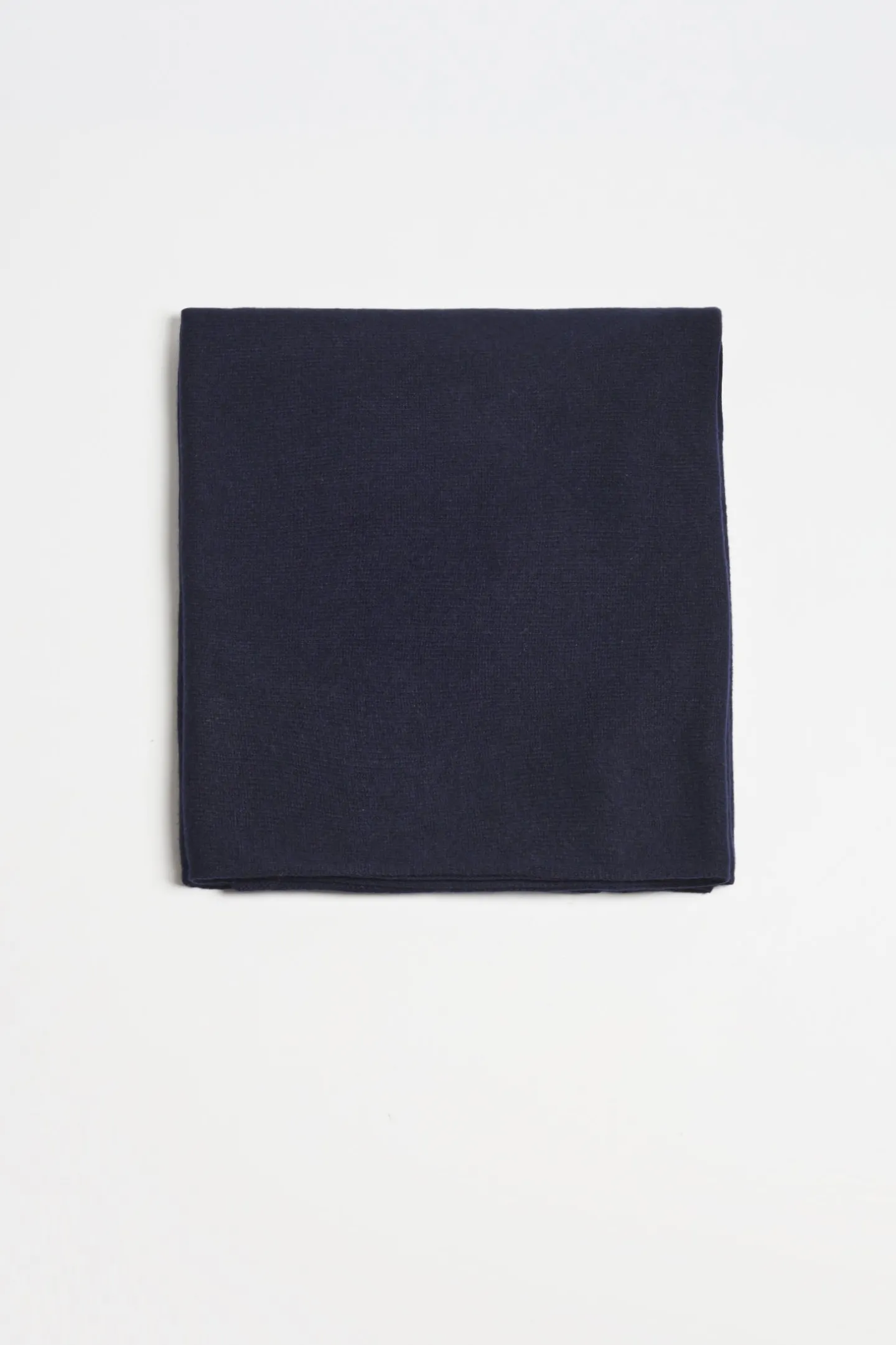 schal_paris_in_navy_5.webp Lisa Yang Schals & Tücher<Schal Paris in Navy