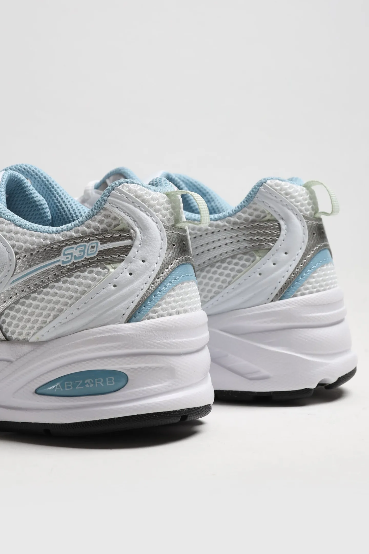 sneaker__in_whitesilver_m_5.webp New Balance Sneaker | Low Top<Sneaker 530 in White/Silver Metallic