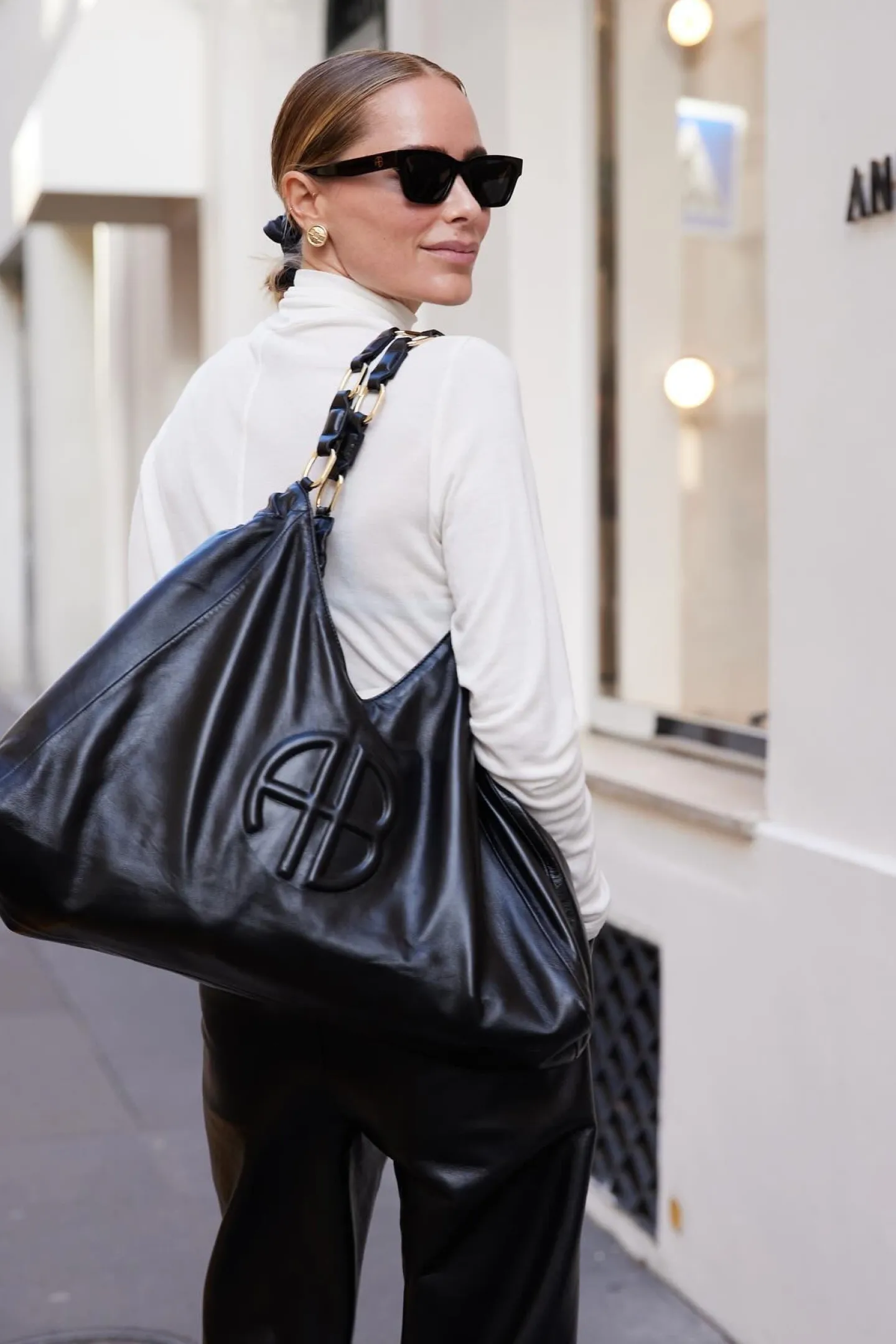 tasche_kate_in_schwarz_1.webp Anine Bing Shopper<Tasche Kate in Schwarz