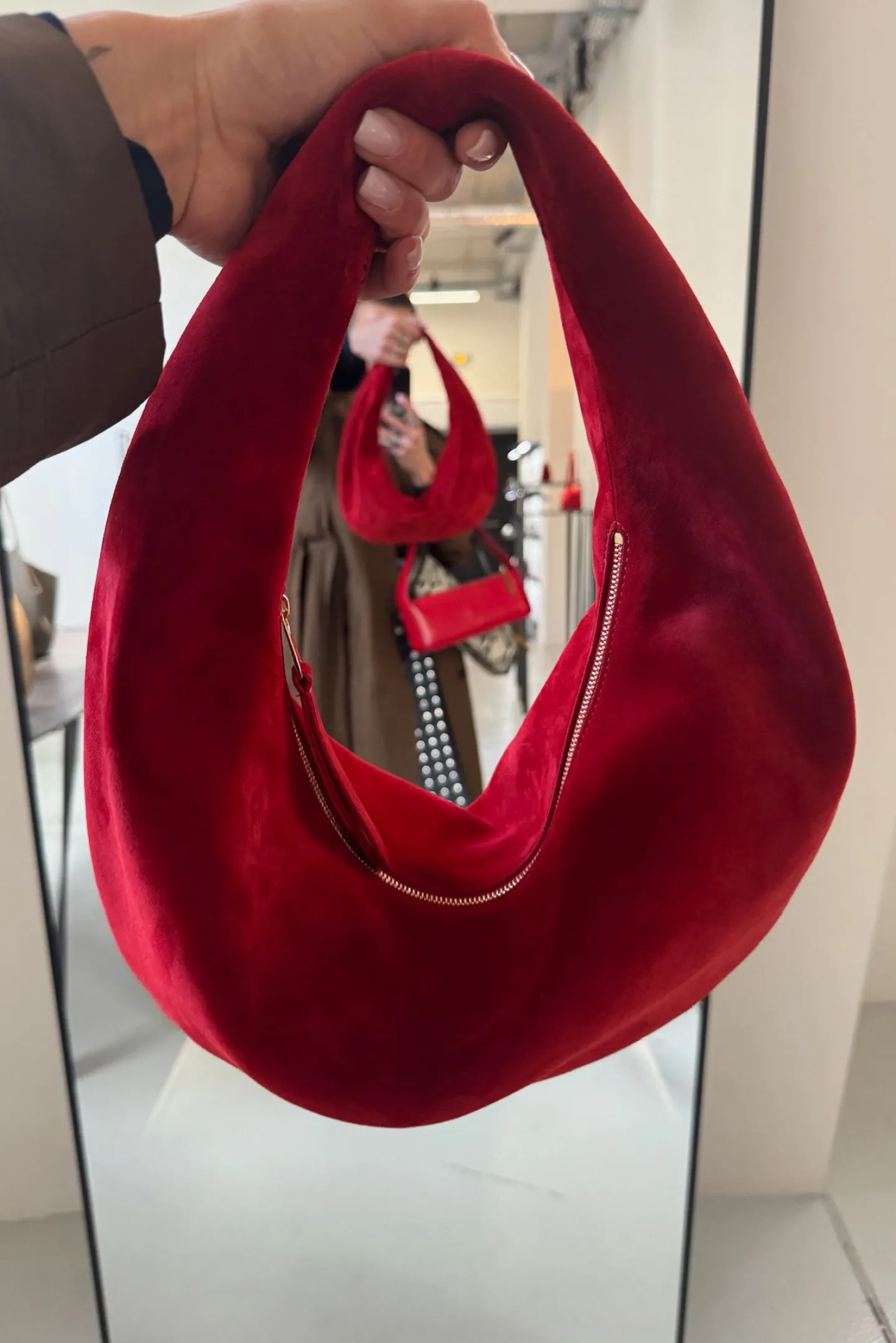 tasche_olivia_hobo_in_reb_4.webp Khaite Schultertaschen | Handtaschen<Tasche Olivia Hobo in Rebel
