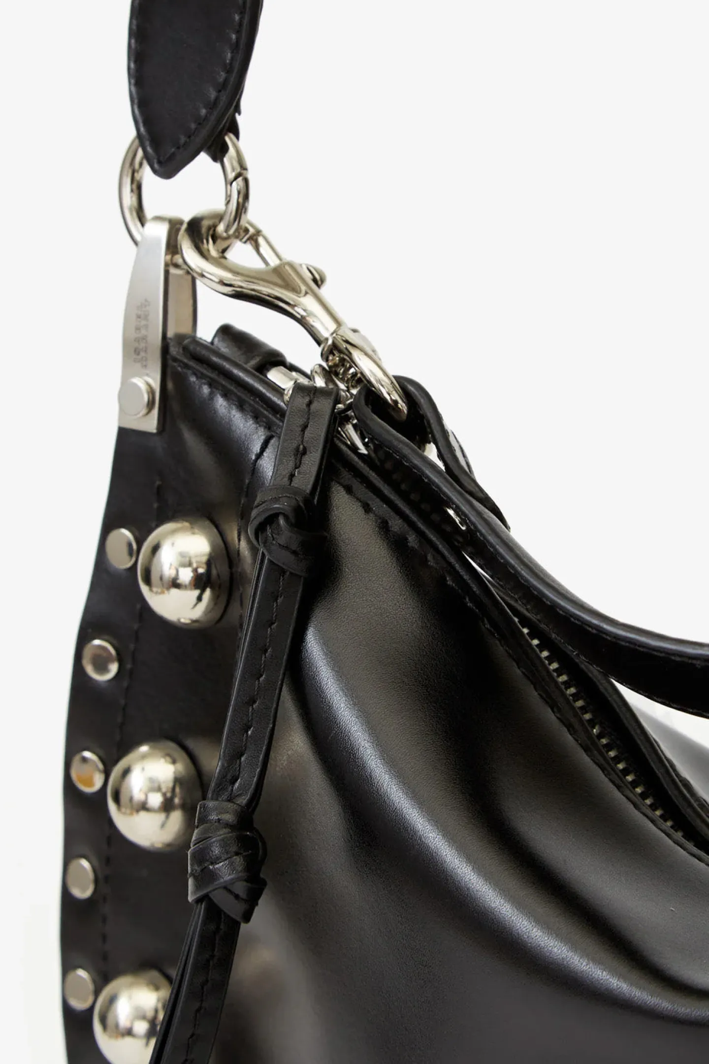 tasche_oskan_soft_zip_in__3.webp Isabel Marant Schultertaschen | Handtaschen<Tasche Oskan Soft Zip in Schwarz